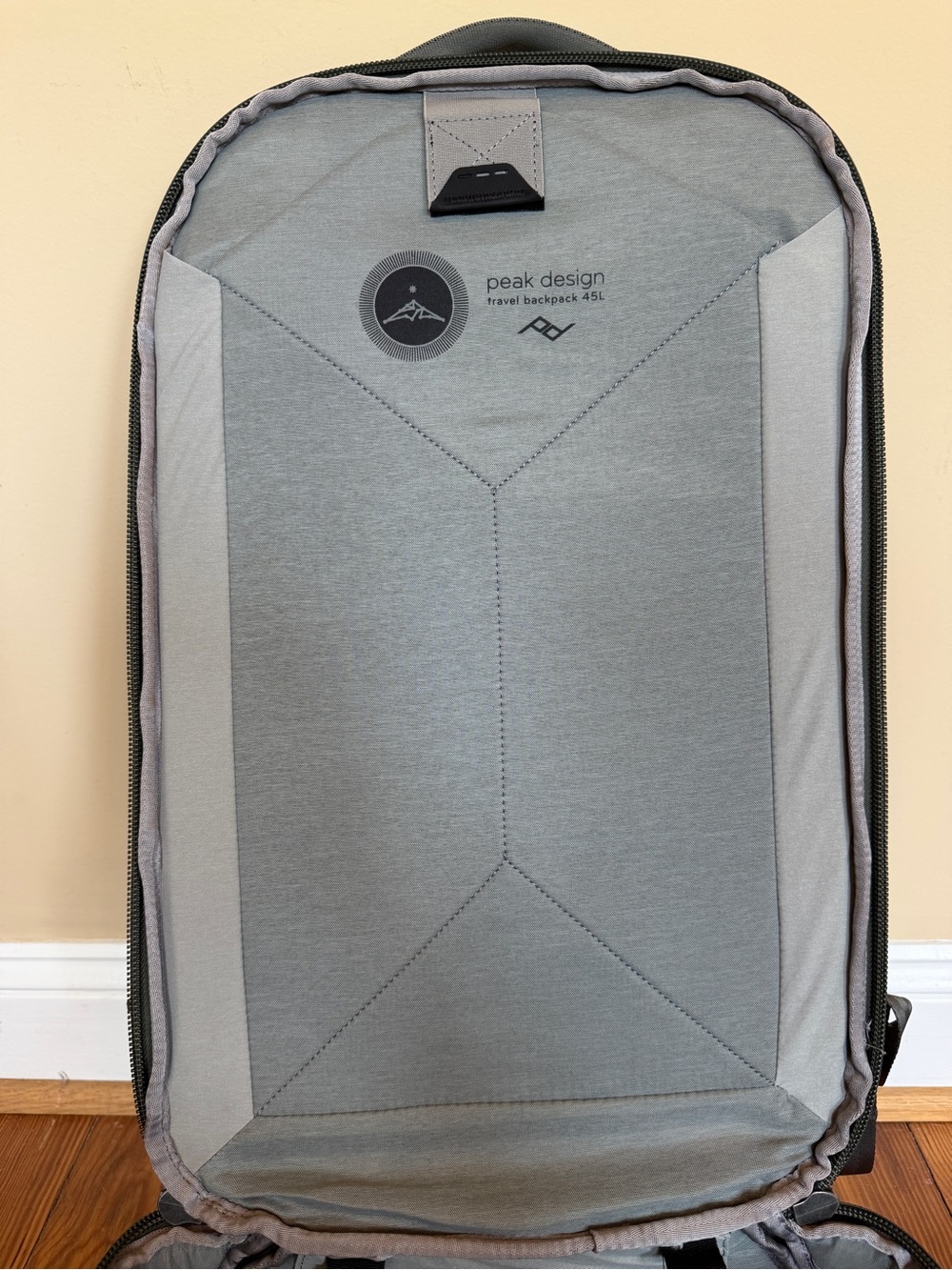 NWOT Peak Design 45L Travel Backpack in Sage Green - Picture 9 of 11